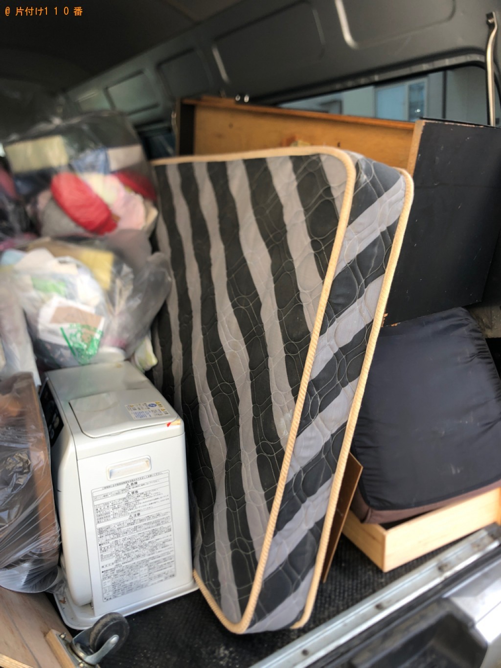 【豊田市】本棚、マットレス付きシングルベッド、椅子等の回収