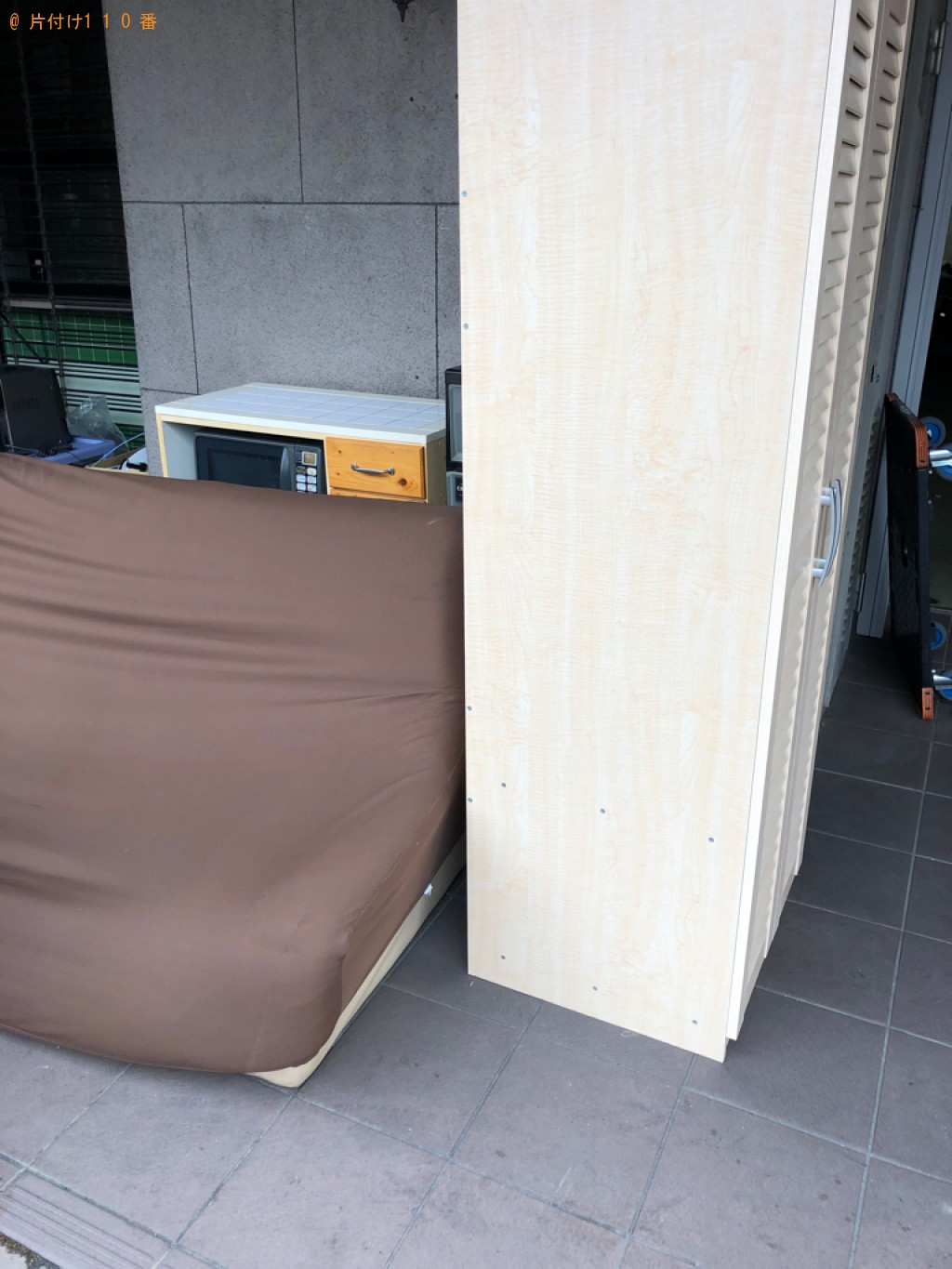 【豊田市神田町】ガラステーブル、テレビ、パソコン、タンス等の回収